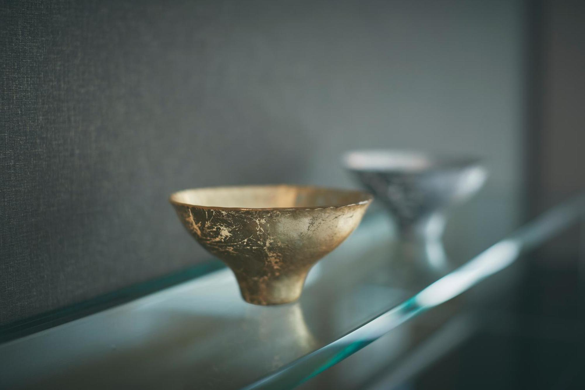 Hotel New Otani Осака Екстериор снимка A golden cup from the tomb of King Tutankhamun